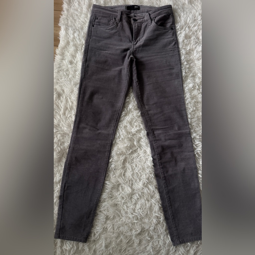 Gorgeous Kut from the Kloth Gray Corduroy Skinny Pants